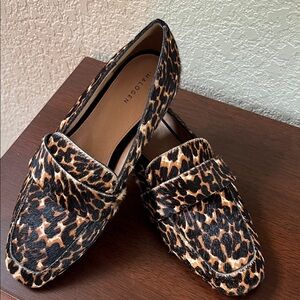 NWOT, Halogen Halucy loafers in sumptuous leopard print calf hair.